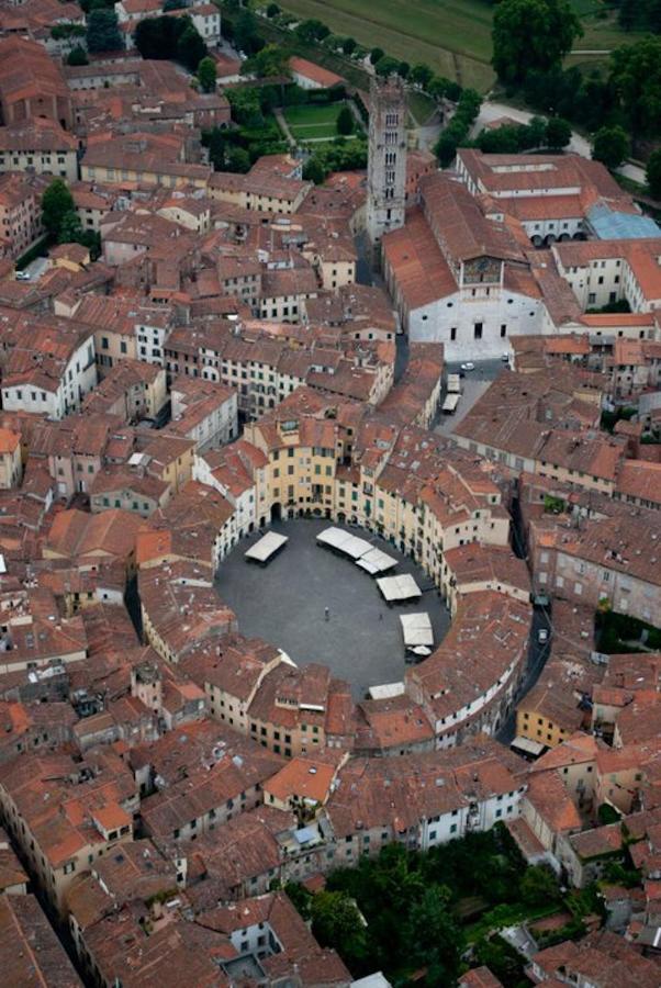 Charme Con Parcheggio Appartement Lucca Buitenkant foto